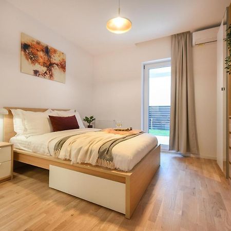 Vacation Feel - 2Br Apartment With Terrace & Private Parking In Baneasa Bucureşti Exterior foto