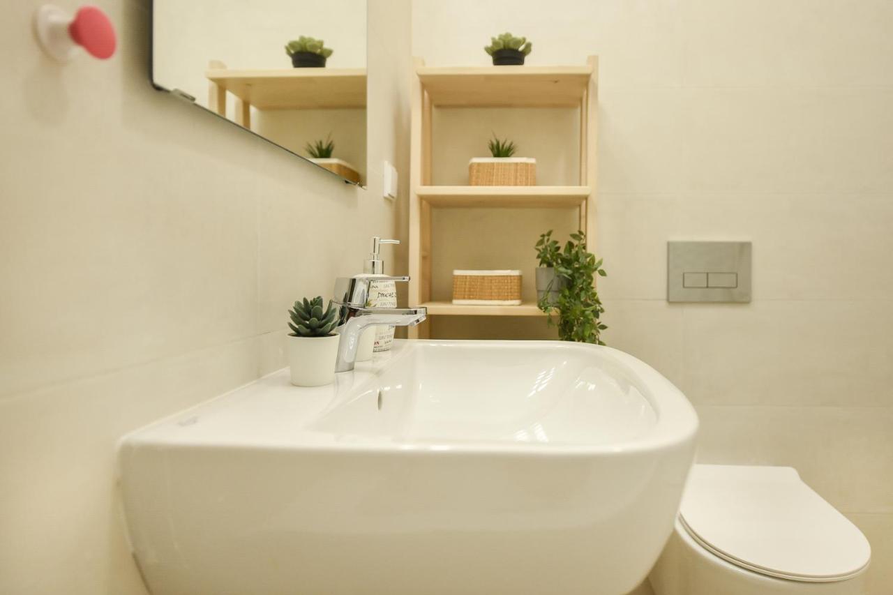 Vacation Feel - 2Br Apartment With Terrace & Private Parking In Baneasa Bucureşti Exterior foto