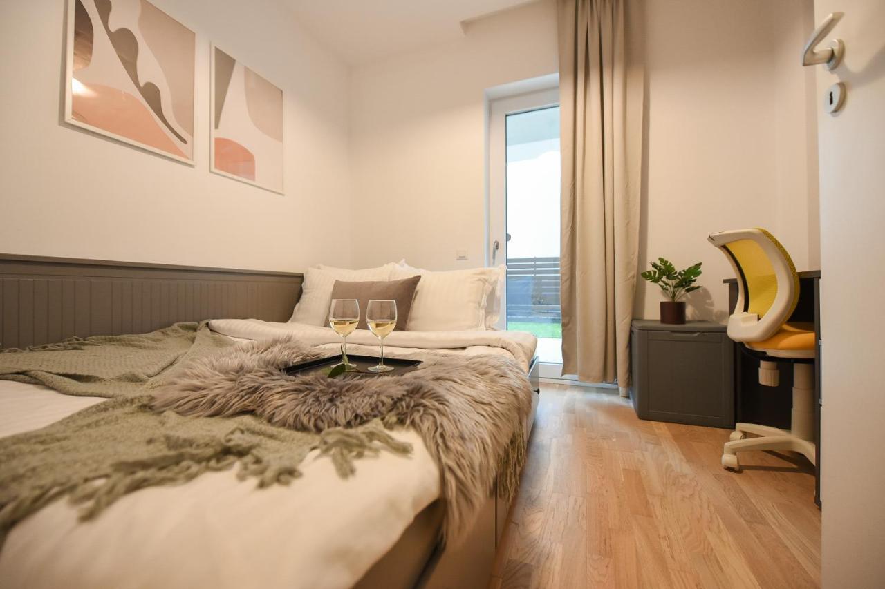 Vacation Feel - 2Br Apartment With Terrace & Private Parking In Baneasa Bucureşti Exterior foto